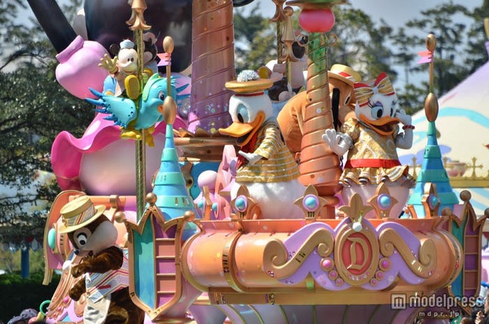 東京ディズニーリゾート30周年パレードがスタート/「ハピネス・イズ・ヒア」パレード公開
