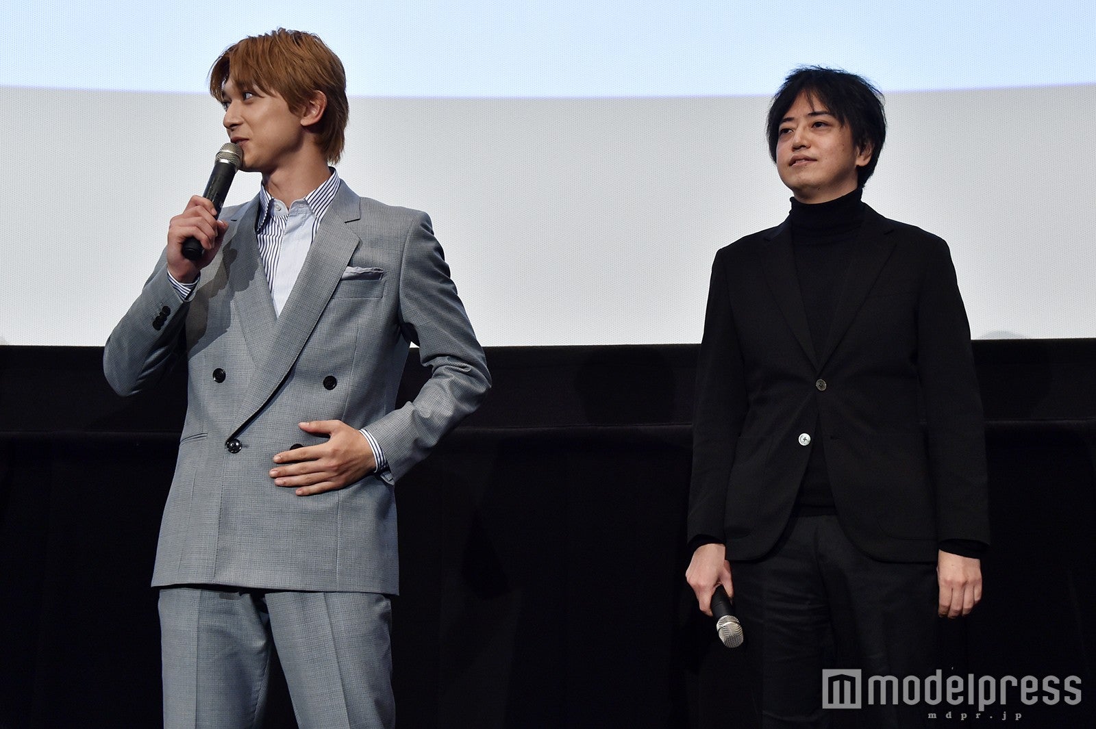 吉沢亮、中村文則氏（C）モデルプレス