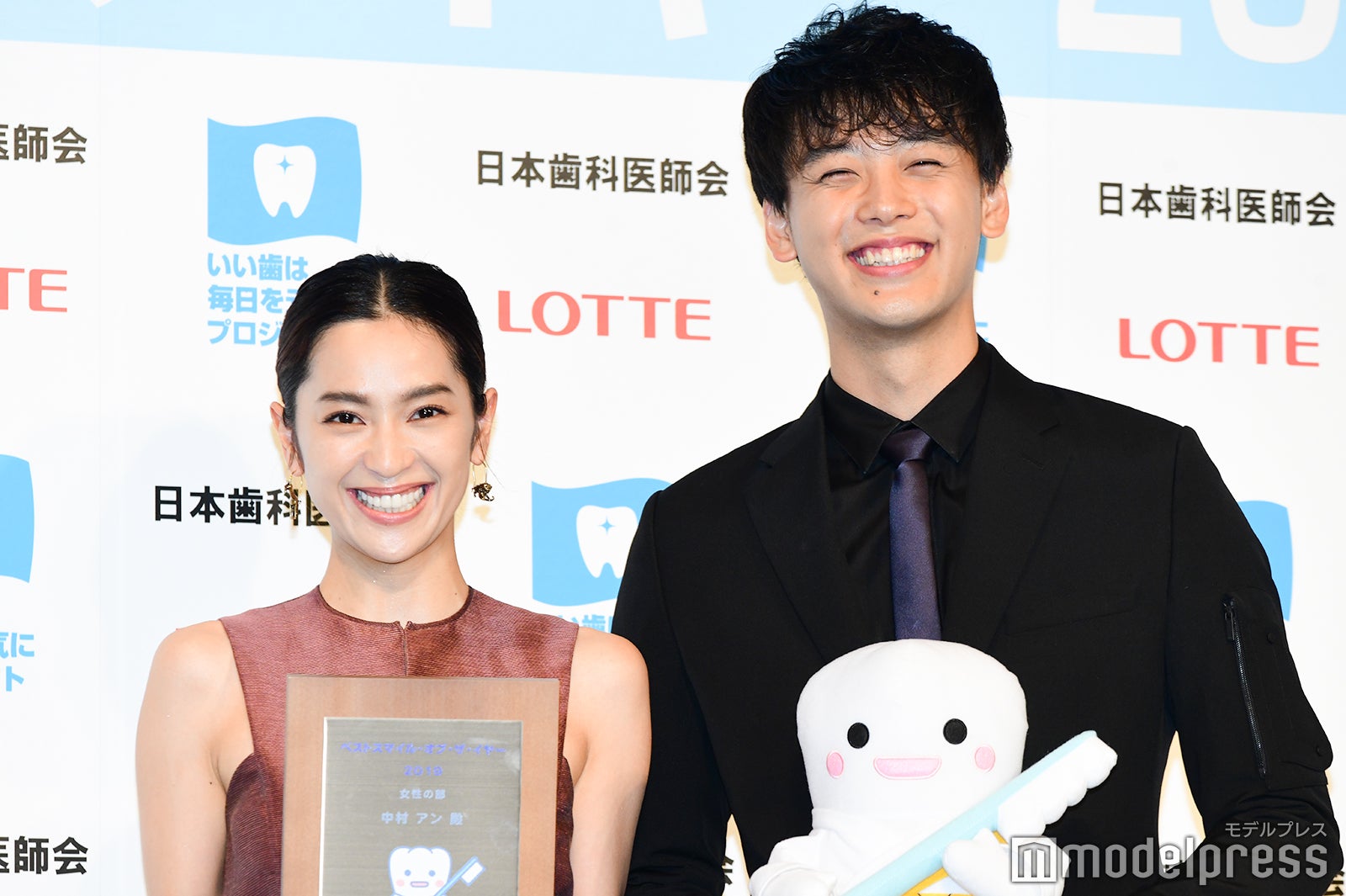 中村アン、竹内涼真 （C）モデルプレス