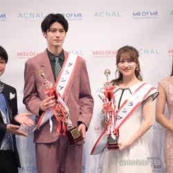 （左から）井上裕介、高尾昇吾さん、石川莉々花さん、鷲見玲奈（C）モデルプレス