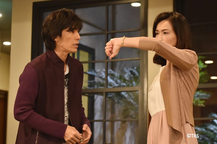 藤木直人・長谷川京子(C)TBS