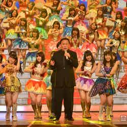 「第64回NHK紅白歌合戦」のリハーサルで共演した細川たかしとNMB48