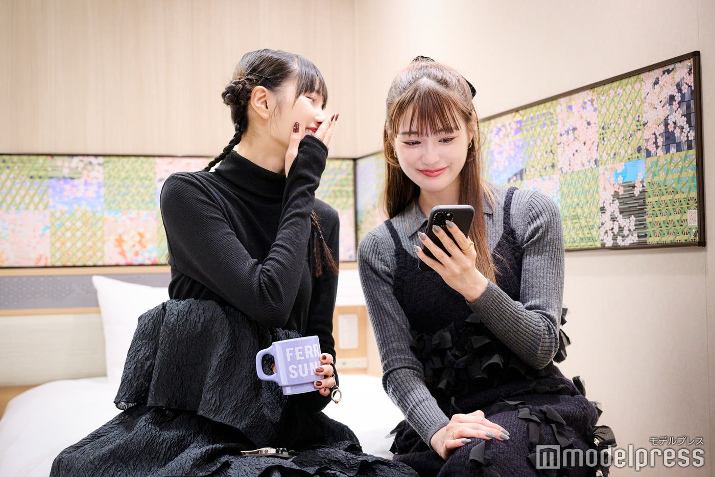 「明日どこ行く?」作戦会議中(C)モデルプレス