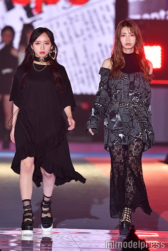 齊藤京子、高本彩花(C)モデルプレス