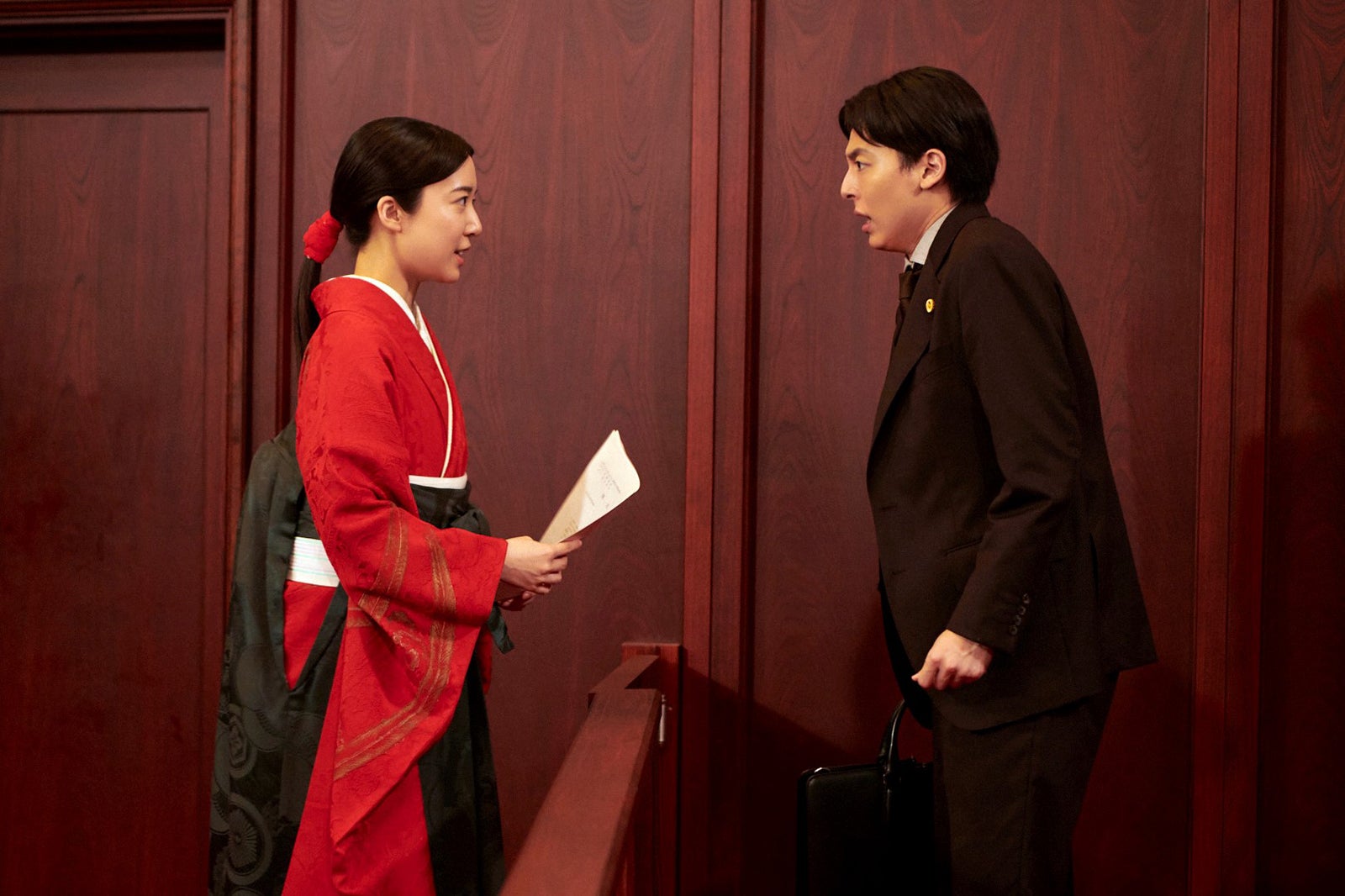 上白石萌音、高杉真宙「法廷のドラゴン」第8話（C）「法廷のドラゴン」製作委員会