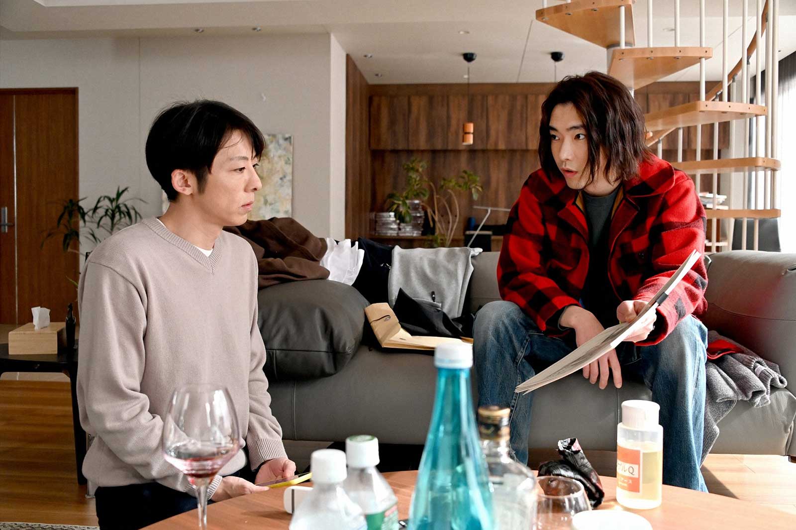 高橋一生、柄本佑「天国と地獄 ～サイコな2人～」第6話より（C）TBS