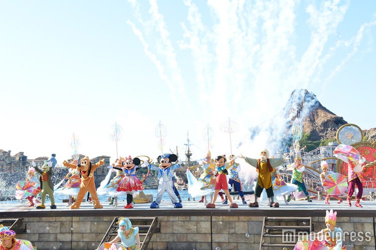 ディズニーシー15周年ショー グランドフィナーレ バージョンお披露目 新コスチューム 新演出で盛大に モデルプレス ディズニーシー15周年ショー グランドフィナーレ バージョンお披露目 新コスチューム 新演出で盛大に モデルプレス