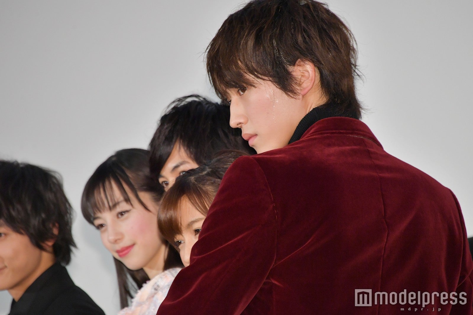 汗が止まらない杉野遥亮 （C）モデルプレス