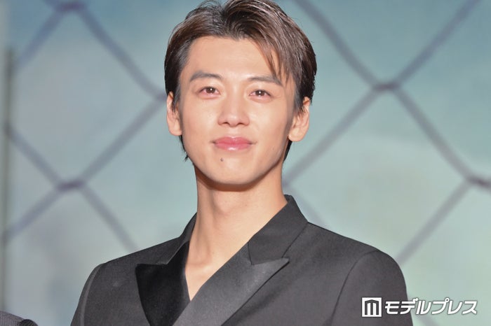 竹内涼真、イケメン弟との入浴ショット公開 3きょうだいで初旅行へ「自然体でかっこいい」「仲の良さが伝わる」の声