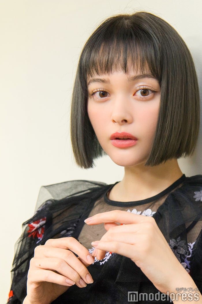 こんな玉城ティナが見たかった ドsティナ 照れるティナ コミカルティナ 小関裕太とのキスシーン秘話も モデルプレスインタビュー モデルプレス こんな玉城ティナが見たかった ドsティナ 照れるティナ コミカルティナ 小関裕太とのキスシーン秘話も モデルプレスインタビュー モデルプレス