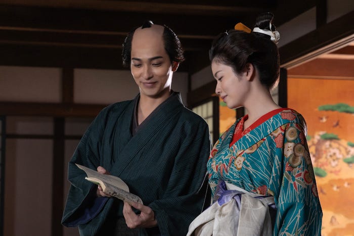 横浜流星、小芝風花「べらぼう~蔦重栄華乃夢噺~」第6話(C)NHK