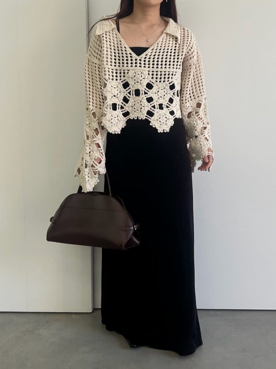 黒ロングスカートコーデ3