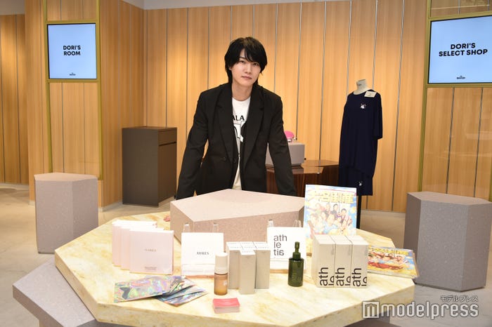 桜田通を作る一部アイテム(出演映画「大名倒産」を添えて)(C)モデルプレス