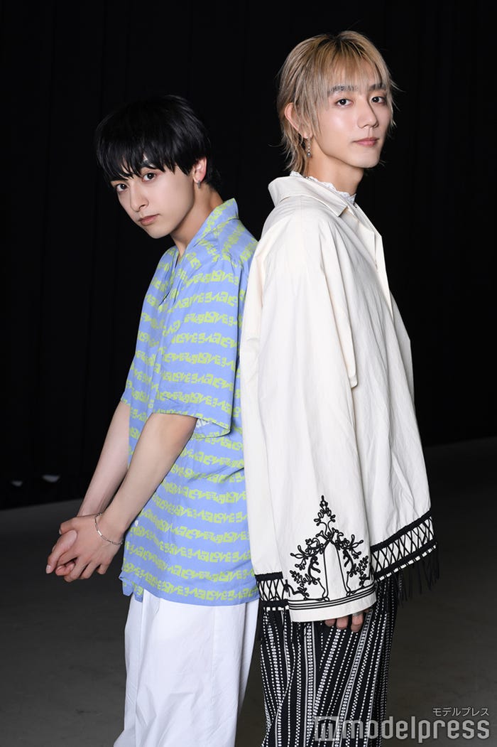 新原泰佑、駒木根葵汰(C)モデルプレス