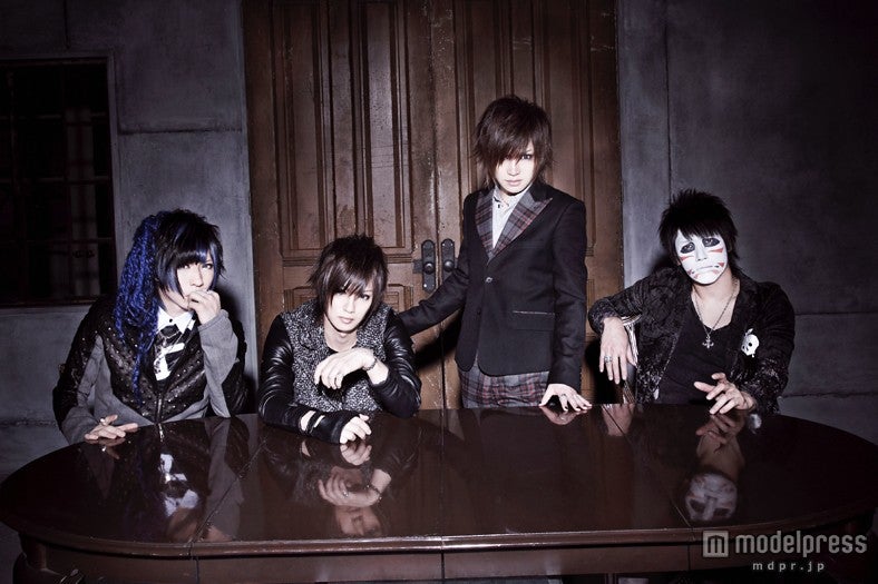 ゴールデンボンバー