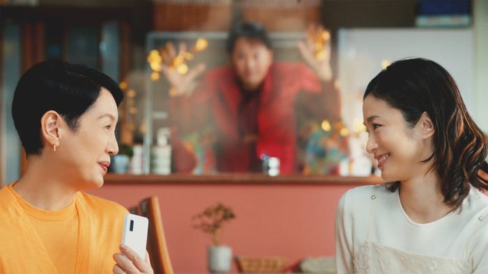 樋口可南子、中居正広、上戸彩/新テレビCM「ペイトク スクラッチする」篇より(提供写真)