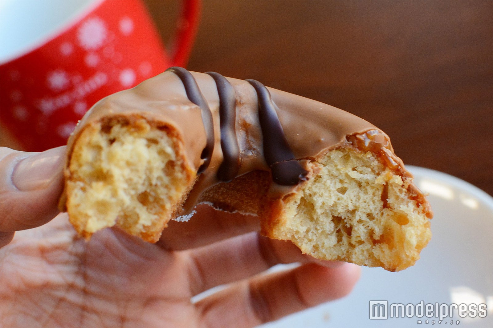 キャラメルソースがとろけ出す！（C）モデルプレス（商品提供：セブン-イレブン）