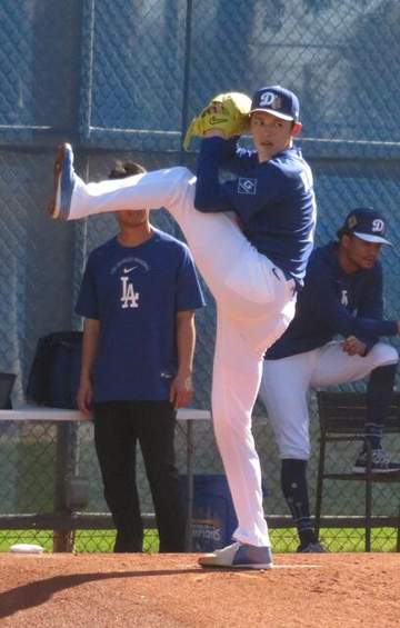 佐々木朗希 開幕第4戦・ガーディアンズ戦に先発へ ロバーツ監督がエンゼルス戦後に明言 開幕ローテ固まる