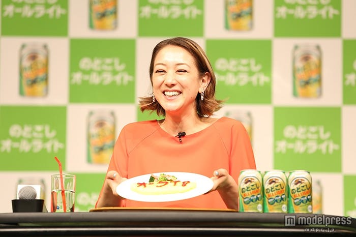 SHELLY/キリン「のどごし オールライト」新CM発表会イベントの様子