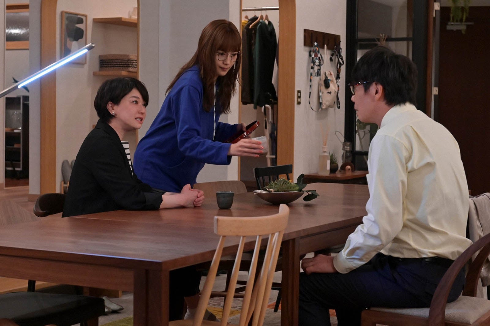 夏川結衣、川口春奈、生瀬勝久 「着飾る恋には理由があって」第5話より（C）TBS