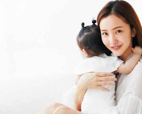 板野友美、娘とメディア初共演 雑誌表紙に登場「とっても感慨深いものがあった」