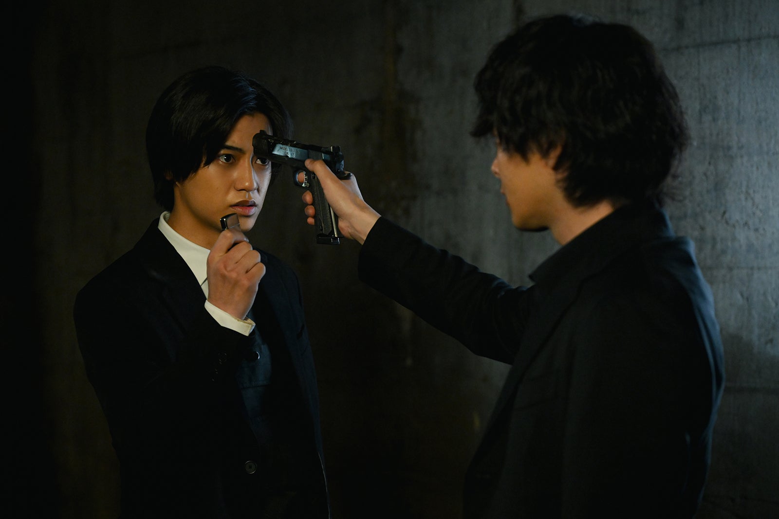 高橋海人、中村倫也「DOPE 麻薬取締部特捜課」第7話（C）TBS