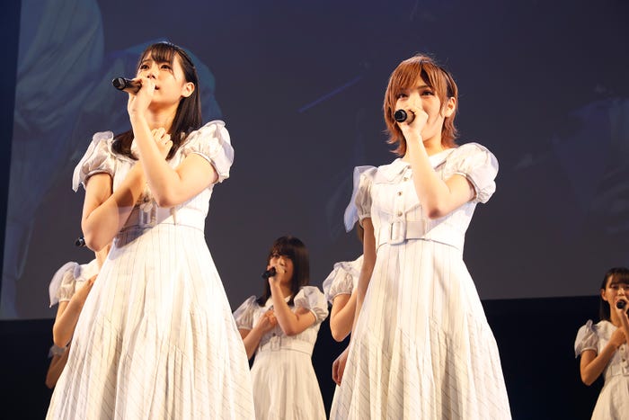 瀧野由美子、岡田奈々「STU48 第2期生オーディション最終審査~少女の夢の扉を開けるのはアナタだ!~」の様子(C)STU