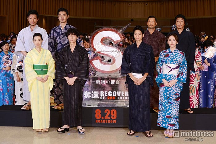 (下段左から)吹石一恵、綾野剛、向井理、新垣結衣(上段左から)高橋努、平山浩行、池内博之、大森南朋