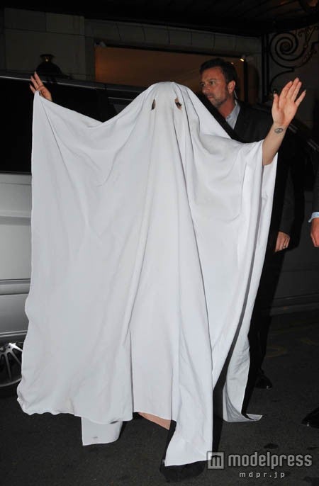 レディー・ガガ、0円のハロウィーンコスチュームが圧巻！