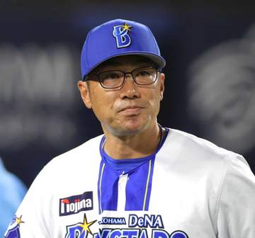 DeNA 相川亮二監督の続投を正式発表 南場オーナーが3位を謝罪した上で「来季につながる明るい兆しも見えました」