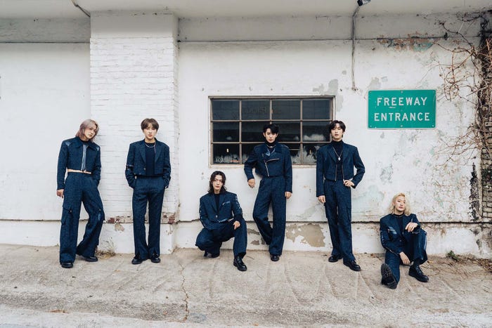 OnlyOneOf (C)提供写真