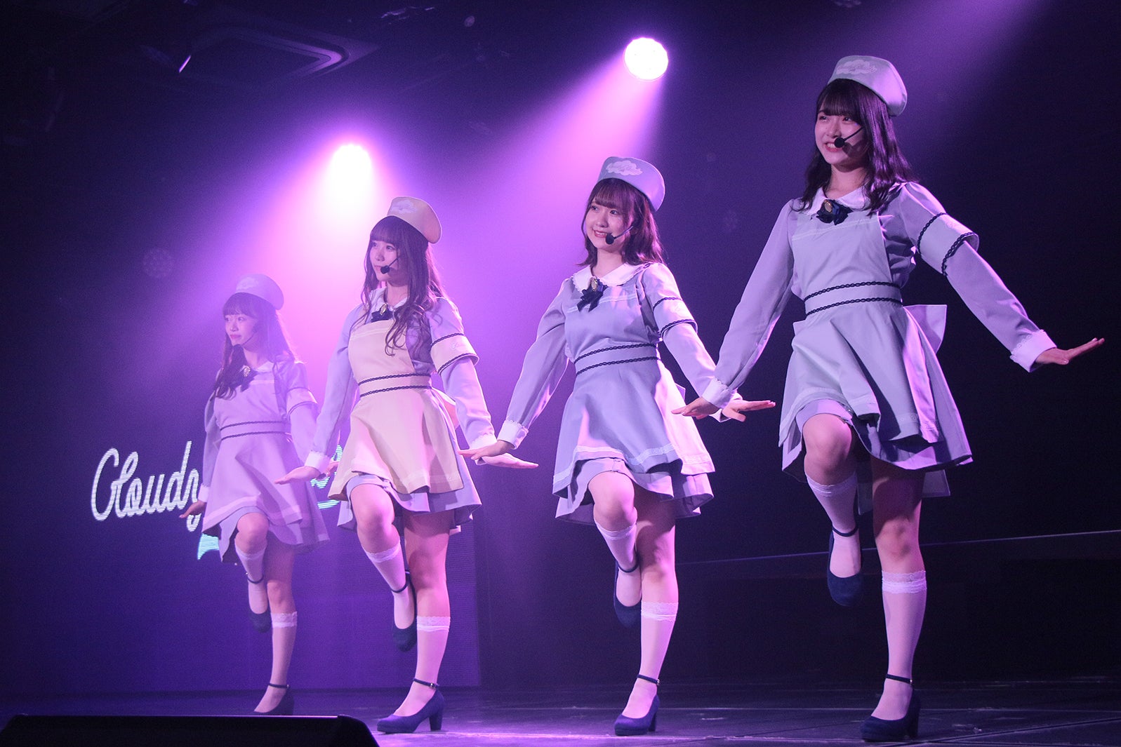 中井りか、小熊倫実、對馬優菜子、小越春花／CloudyCloudy（C）Flora