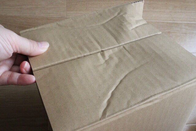 ダイソー　かんたん組立て段ボールチェア　耐久度