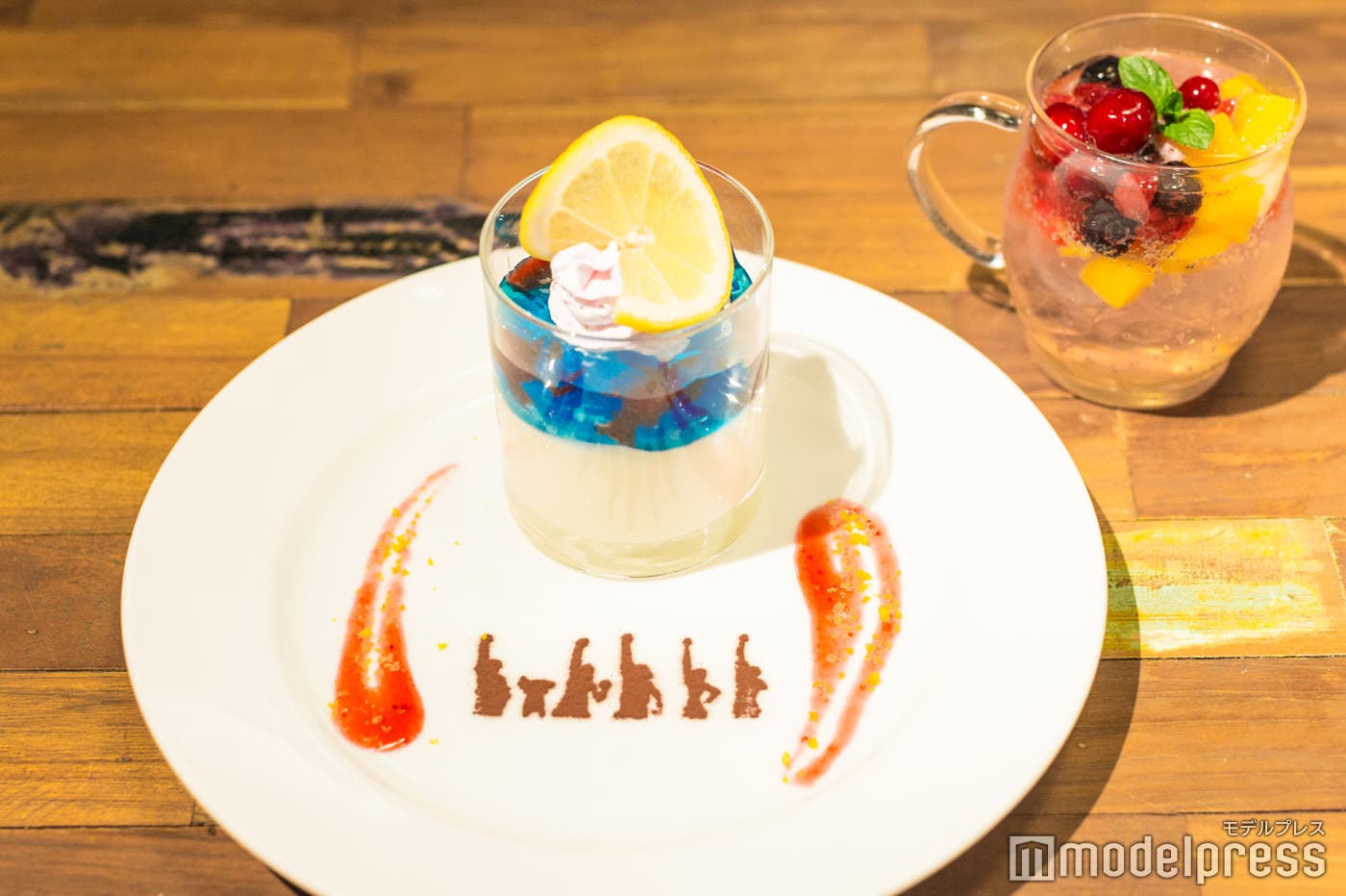 「エピソード オブ アラバスタ~~いつかまた会えたら!!!もう一度仲間と呼んでくれますか!!!?~」(パンナコッタ)と「サンジのマチェドニア風カクテル」 (C)モデルプレス