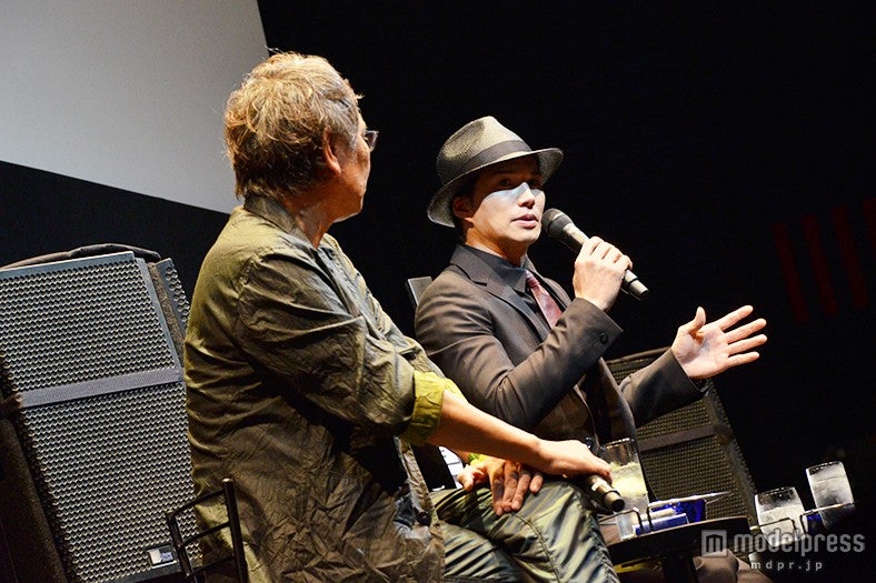 トーク中の様子／左より：三池崇史監督、市原隼人