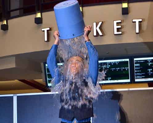 市川海老蔵も氷水かぶった くまモンからの“挑戦状”受け実行