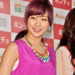 (左から)ニコル