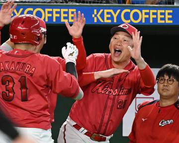 「振れよ！振れよ！」で飛び出した坂倉の決勝3ラン 広島・新井監督が大興奮「もう鳥肌が立ちましたよ」一問一答