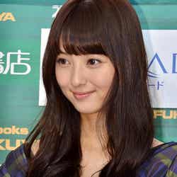 写真集「ささきき」(9月5日発売)サイン本お渡し会を開催した佐々木希