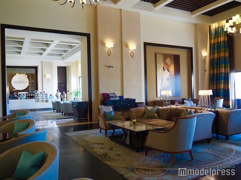 アラビックな雰囲気漂うお洒落なロビー（C）モデルプレス