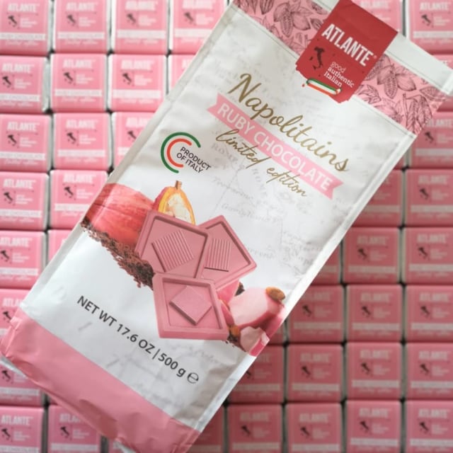 コストコのアトランテ　ルビーチョコレート　ナポリタン