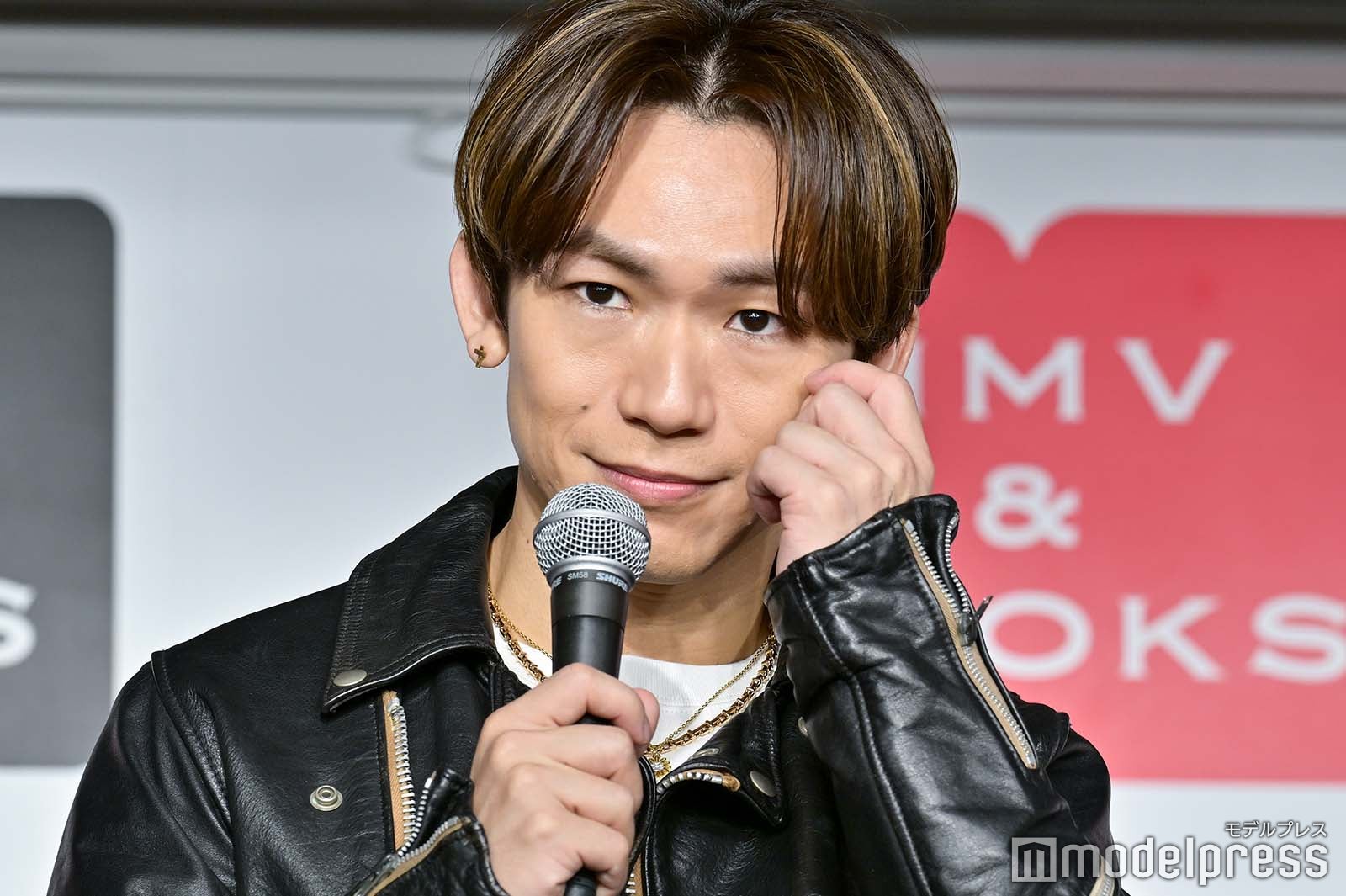 三代目JSB・NAOTO、写真集を見たメンバーの反応は？「男子校みたいなノリ」 - モデルプレス