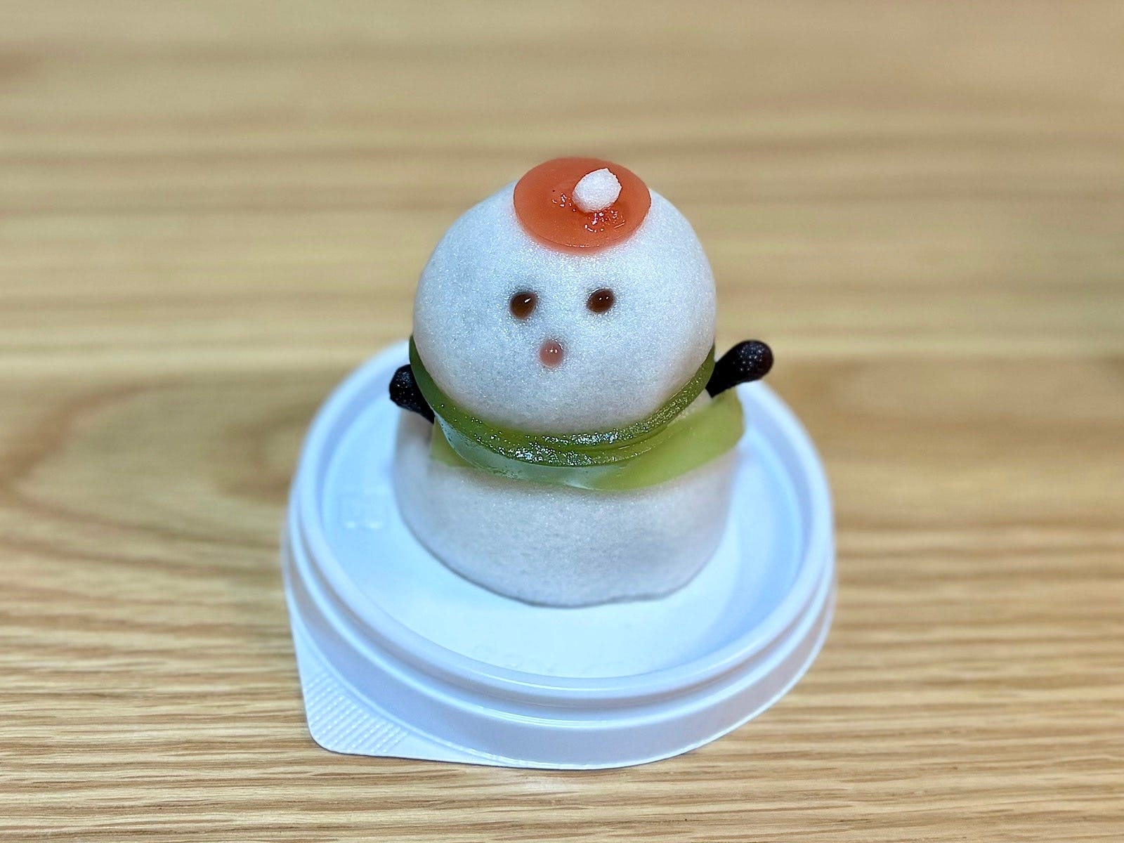 「クリスマス創作和菓子 雪だるま」345円(税込)