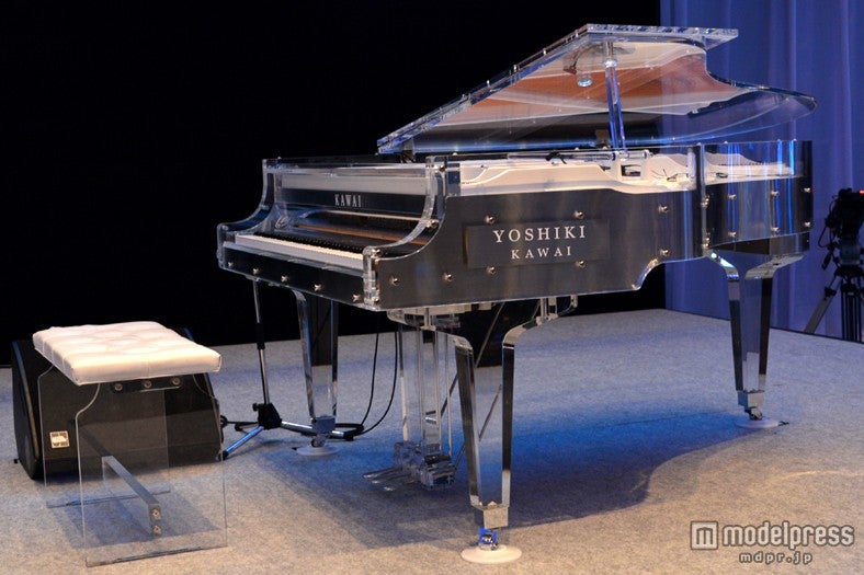 YOSHIKIオリジナルのピアノ