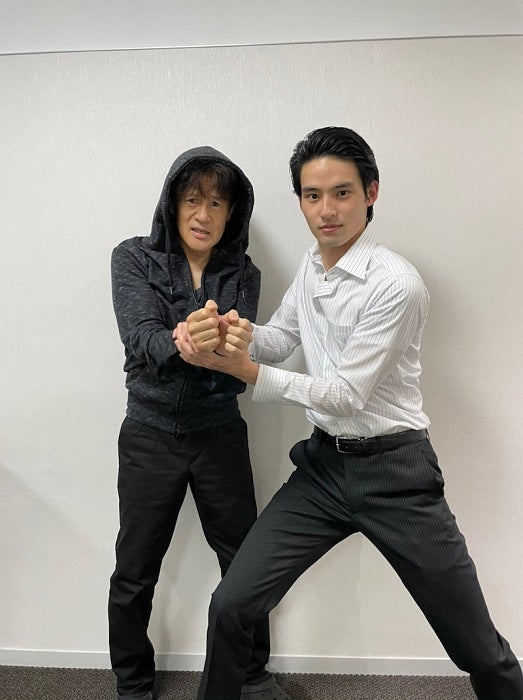 橋本じゅん 岡田健史との再会に歓喜 待ってました 素敵なコンビ の声 モデルプレス