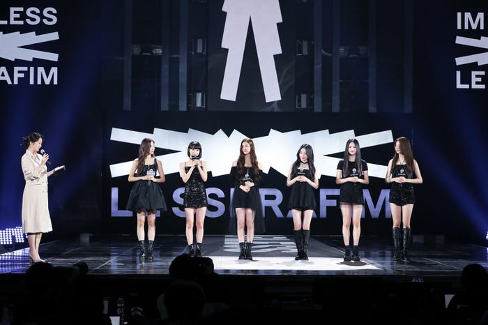 LE SSERAFIM(C) SOURCE MUSIC