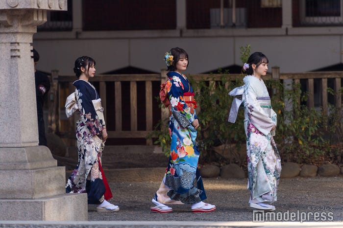 岡本姫奈、清宮レイ、一ノ瀬美空(C)モデルプレス