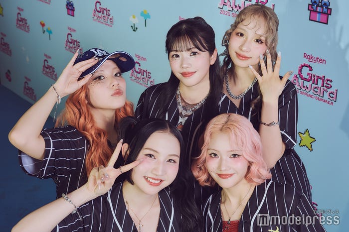 UN1CON/(左上から時計回りに)MANAMI、AKARI、NARAE、JOA、KOKORO(C)モデルプレス