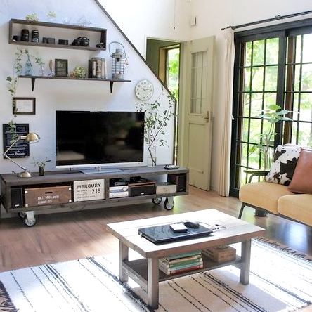 テレビ台をお部屋に合わせて簡単リメイク 使いやすくておしゃれなアイデア実例 モデルプレス テレビ台をお部屋に合わせて簡単リメイク 使いやすくておしゃれなアイデア実例 モデルプレス