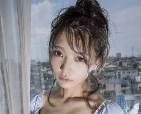 インスタグラビアで話題“最高のシロウト”似鳥沙也加、胸元大胆あらわに魅了